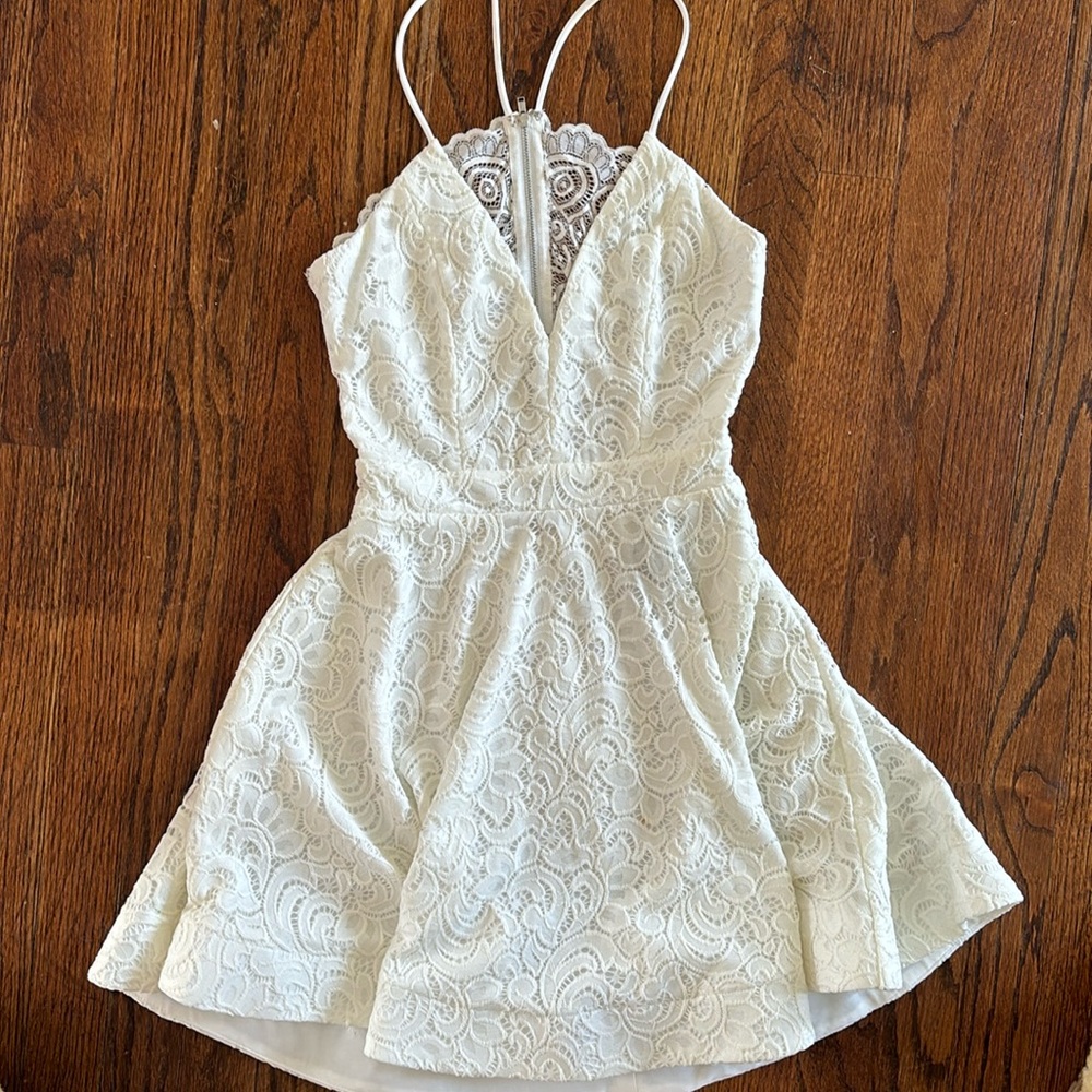 Ivory Windsor Dress - Picture 3 of 7